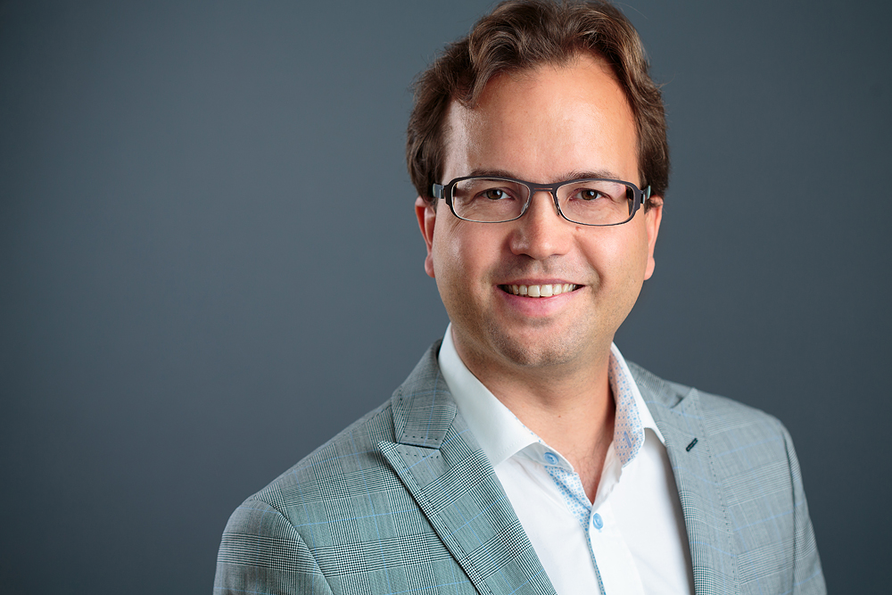 Dr. Stefan Vonderschmidt